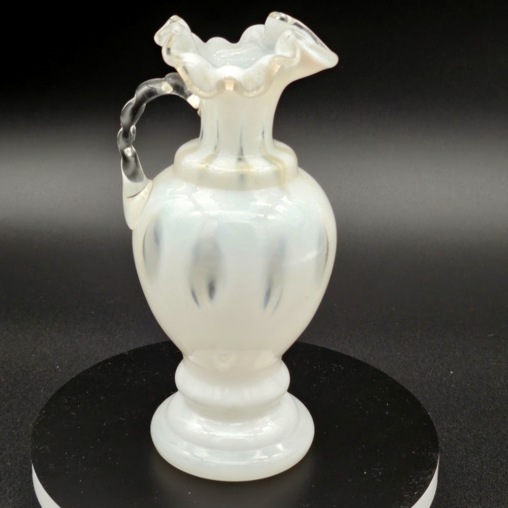 VTG FENTON MOONSTONE OPALESCENT MILK GLASS COIN DOT PITCHER VASE W/ HANDLE READ